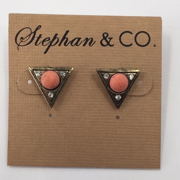 Stephen & Co. Jewelry - 𝅺nwt Triangle Coral Rhinestone Stud Earrings Gold